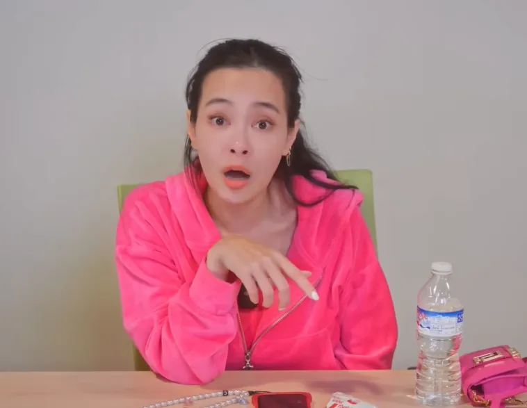 王思佳疑被影射拿假包！不滿深夜開罵「釘孤枝」約驗包　逼哭設計師