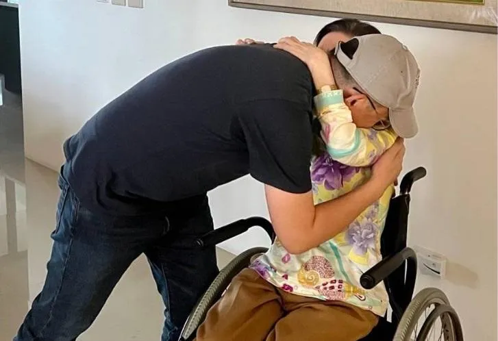 陳致中發監執行！陳水扁曬「兒緊抱母照」　14字訴心聲