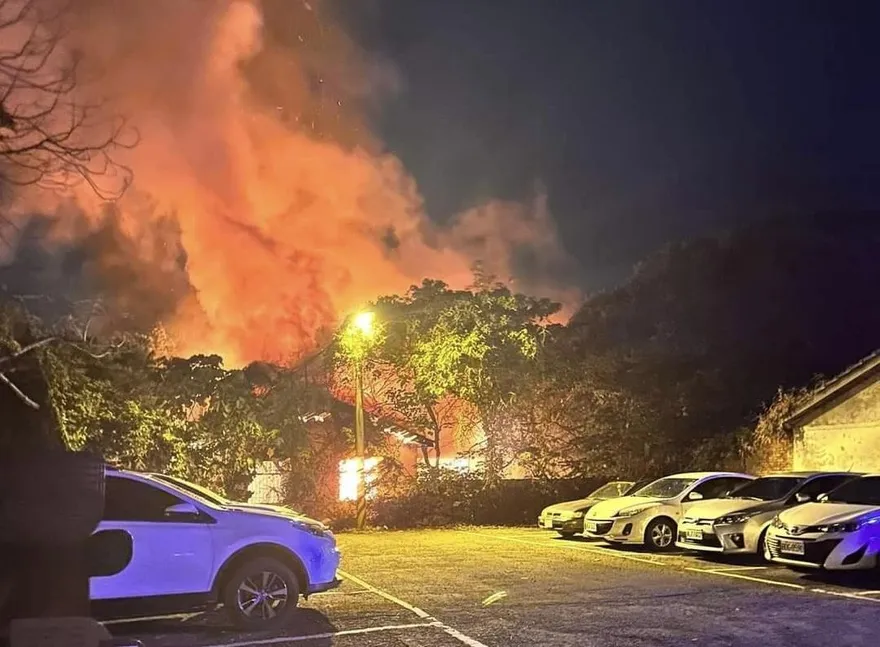 影/台中國有財產署宿舍遭燒毀　男子亂丟煙蒂引火勢遭逮