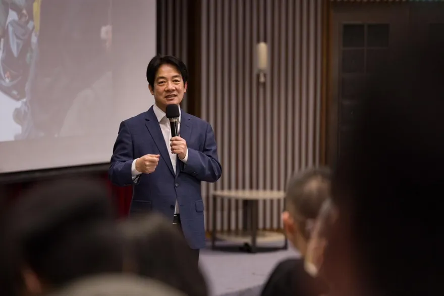 賴清德稱「房價在降」惹徐巧芯發「怒」符號　網大喊：是他的民調在降！