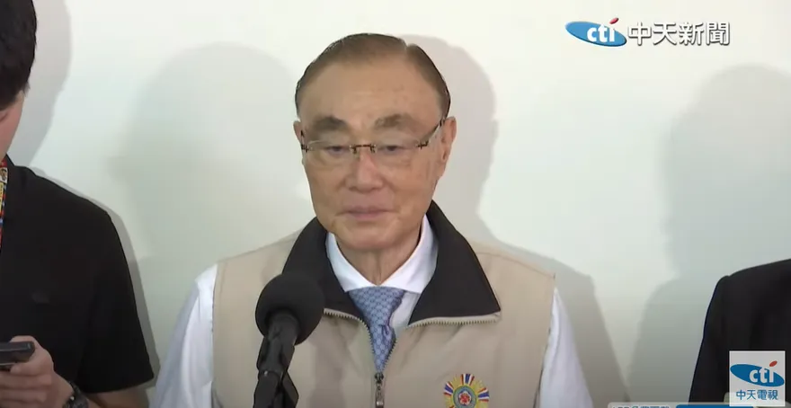 影/馮世寬怒了！記者問志願役退太多人是留不住？他抓狂反嗆這句