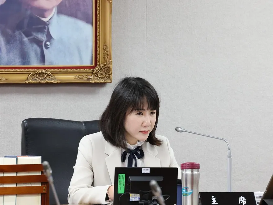 姑姑哭哭！謝衣鳳秀姪女作文卻因「這句話」忙澄清：我沒說過