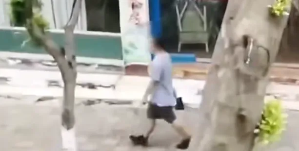 影/四川街頭驚現「雙刀男」隨機砍人　8人受傷1人耳朵被「直接砍斷」