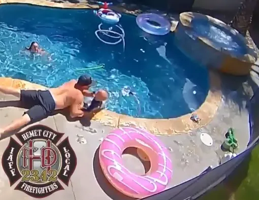 影/1歲兒沒穿浮具跌落泳池「瞬間滅頂」　消防員爸一秒出手神救援