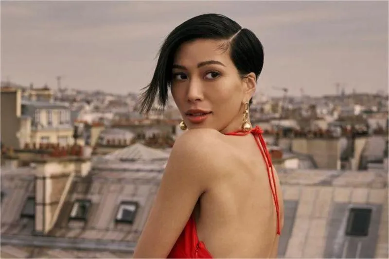 莫莉遭高額詐騙！歸罪於助理逼簽保密條款　害她遭網暴墜亡