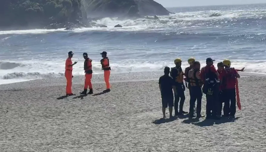 快訊/颱風前別玩命！情侶南方澳情人灣觀浪　女子不慎遭捲入海