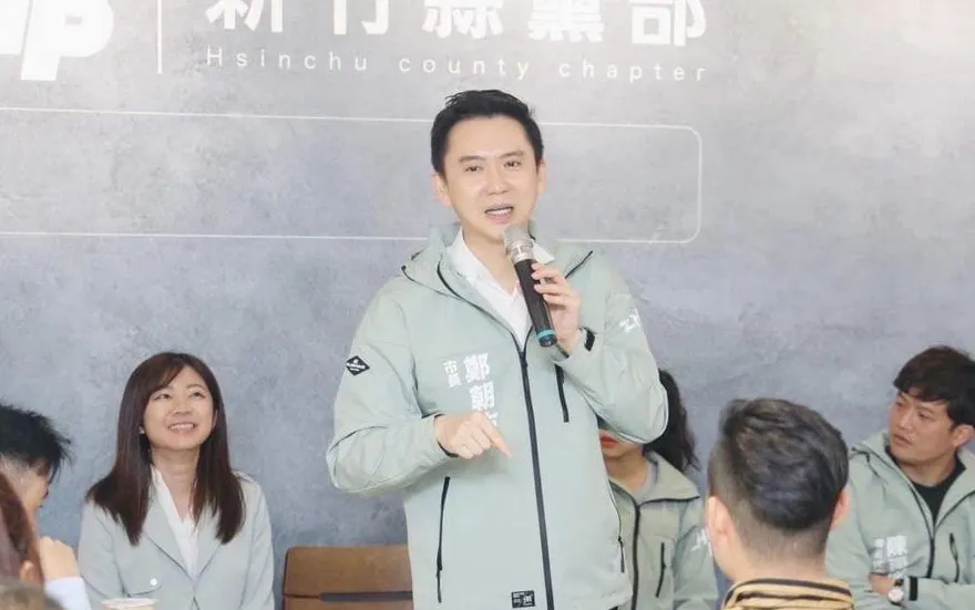 陳見賢宣布參選2026新竹縣長「哥哥去站台」！鄭朝方：我管不住他