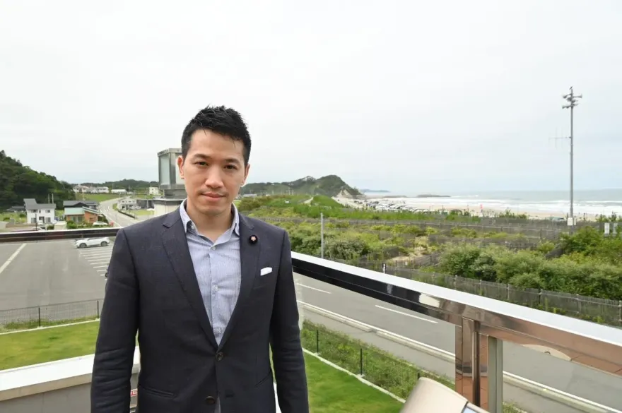 何志偉爆性騷「肌肉男手臂寫電話」　民進黨立院黨團說話了
