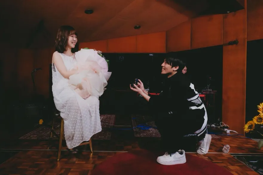 魏妙如開唱！製作人男友突衝上台求婚　「串20首歌名」告白獻驚喜