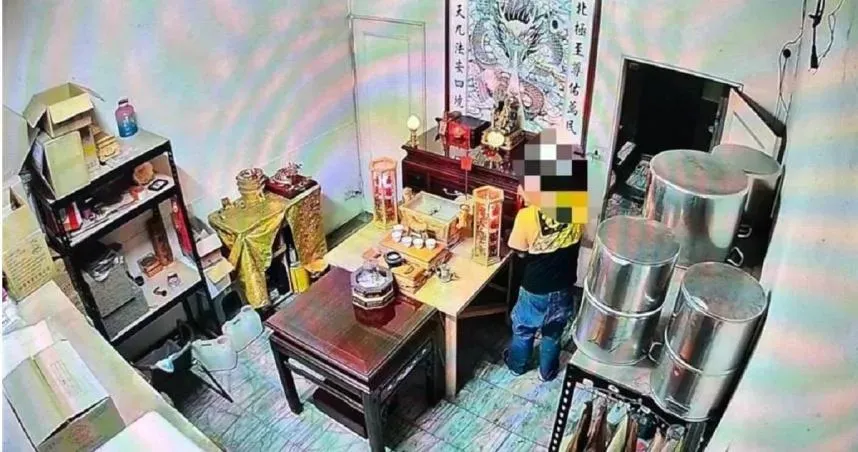 敢偷神明金牌　飲料店偷3000元還花光！悠哉畫面曝