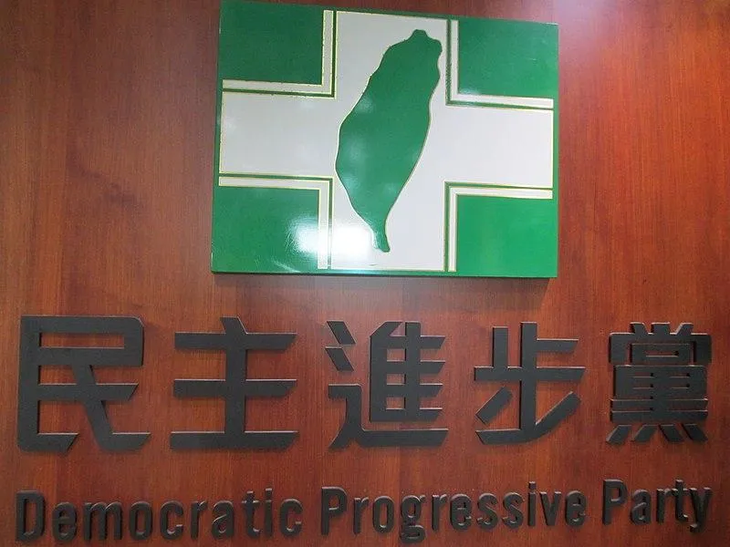 民進黨敗光起家資本？　基層勞工白領、藍領都不挺了