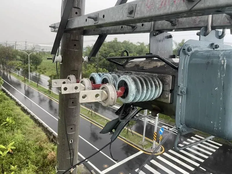 2處電力設備遭雷擊！台南左鎮、新化停電影響千戶