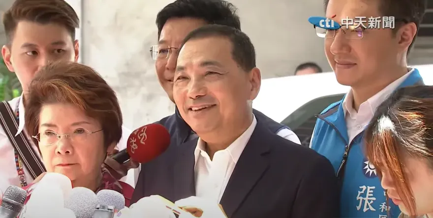 侯友宜將去716遊行！如何逆轉支持率落後頹勢　學者建議要做「這3事」