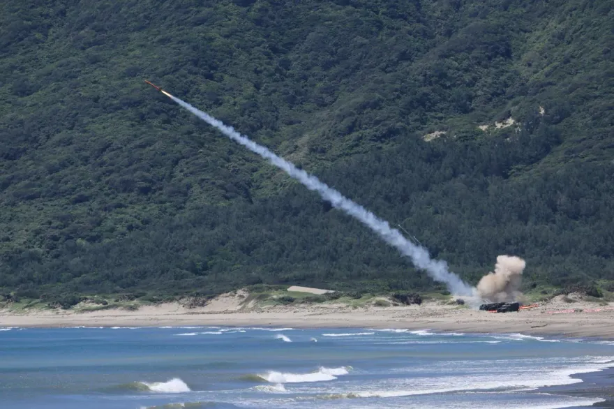 國軍「神弓操演」實彈射擊  復仇者飛彈震撼動屏東