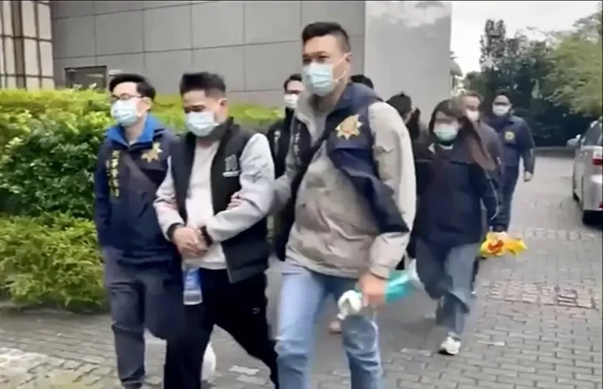 影/幫派男出獄開刺青店當詐騙水房　1年削上千萬！警全面圍剿逮19人