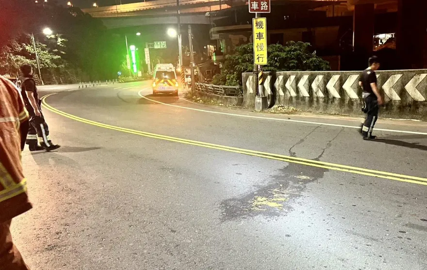 誤會一場！地面油漬報案「有縱火」　警、消到場追查竟是機車自摔