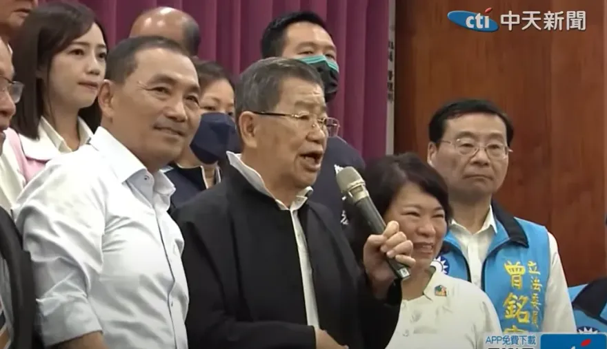 影/「嘉義出百年來第一位總統！」　84歲蕭萬長抱病嘶喊：侯友宜出生入死愛台灣