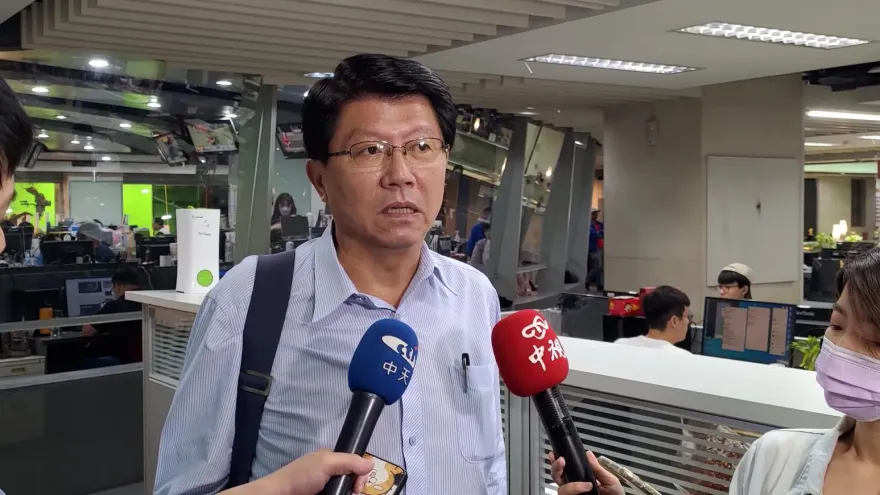 賴清德被影射有私生子嗆「帶來驗DNA」　謝龍介提醒：小心紙包不住火