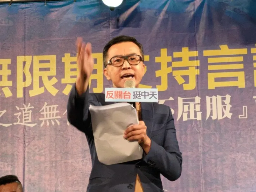 蔡英文稱「冷氣不錯」對比凱道有人熱暈　黃子哲大酸這10字