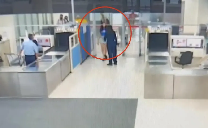 影/辣妹松機飛澎湖過不了安檢　X光機掃到鞋子裝20包毒咖啡