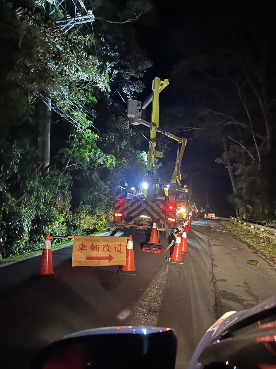 快訊/恆春半島風雨超大！電線掉落意外造成牡丹鄉95戶大停電