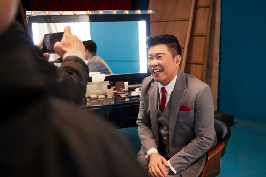 曾國城首現身回應！遭黃子佼爆料「古蹟抽菸」洩私下互動