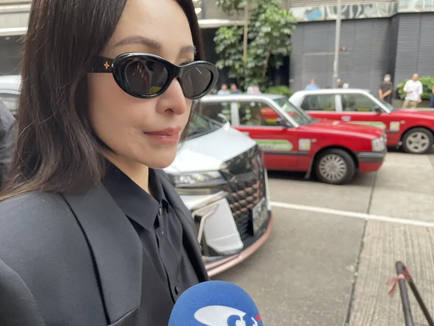 李玟告別式/蕭亞軒來了！沉默不回應快步進場…多名大咖現身追思會