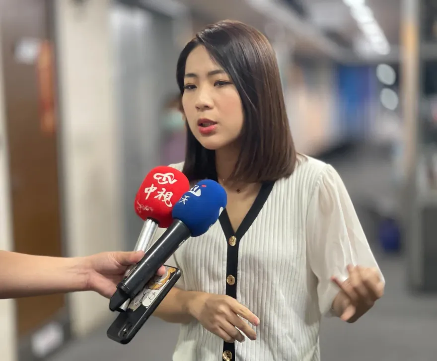 前鎮漁港獲前瞻81億補助　徐巧芯曝1事實怒轟：民進黨最雙標