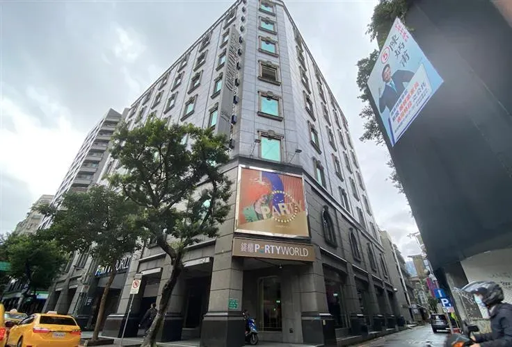 快訊/北北基才宣布放颱風假！KTV包廂秒被訂光　網猛酸「來桃園唱」