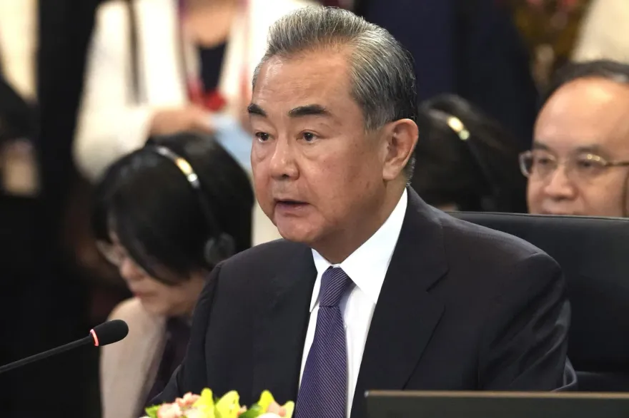 中菲仁愛礁主權爭議表態　王毅批美：唯恐南海不亂