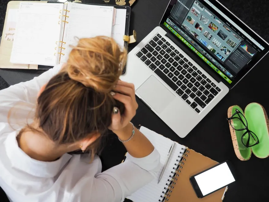 去銀行業還是科技業？她一次錄取2公司超苦惱　過來人曝：銀行學不到東西