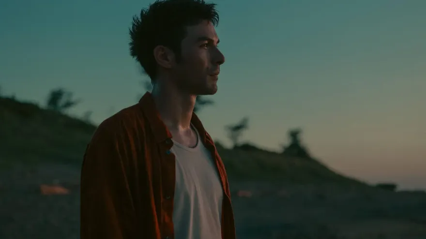 混血兒鳳小岳返英唸書　自認「異鄉人」與當地格格不入