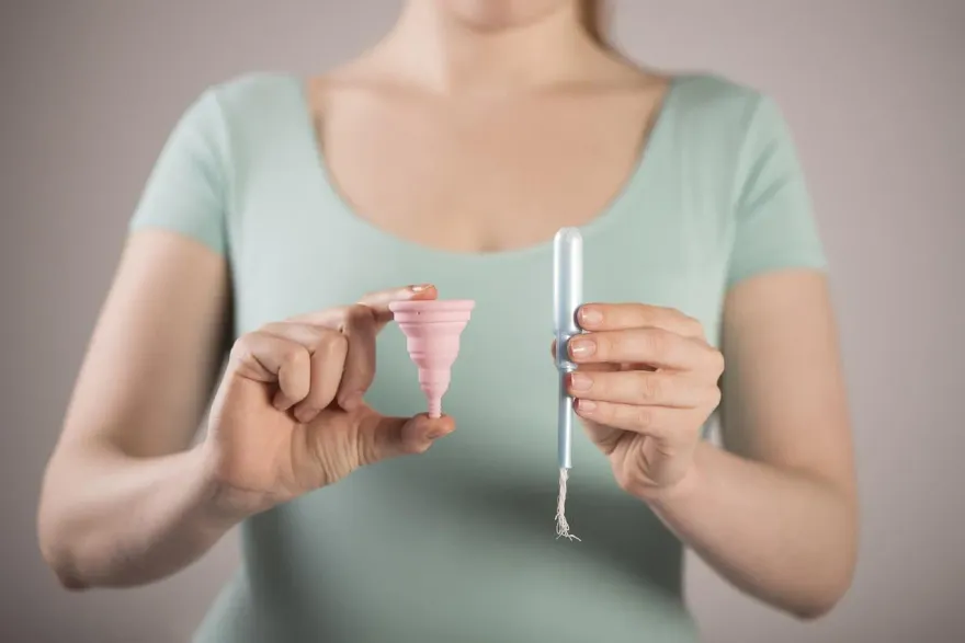 妹子下體飄臭雞蛋味！「抓出灰噁條狀物」她驚喊：卡1個月了
