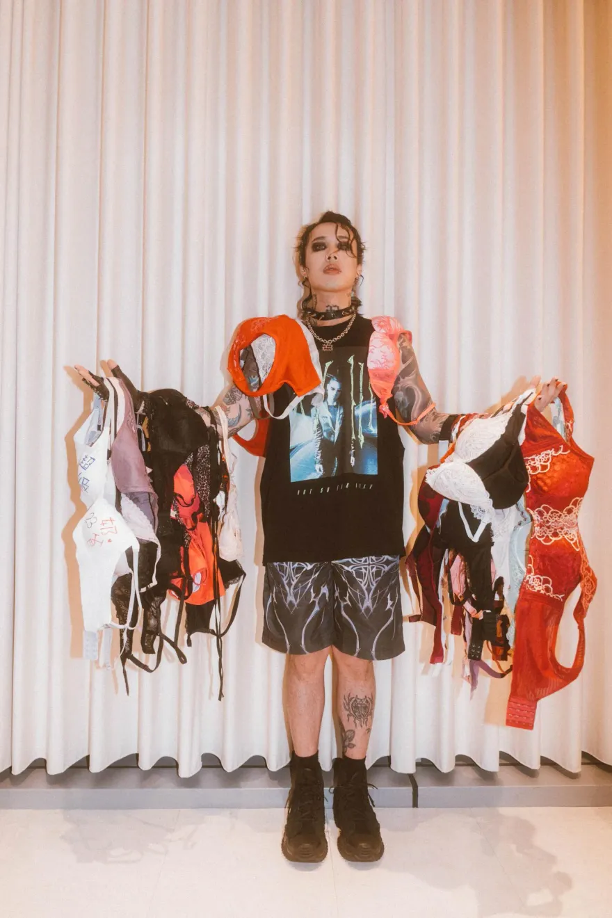 Marz23演出妻小全到齊！歌迷丟四角褲上台嚇瘋：怎麼跟媽媽交代...