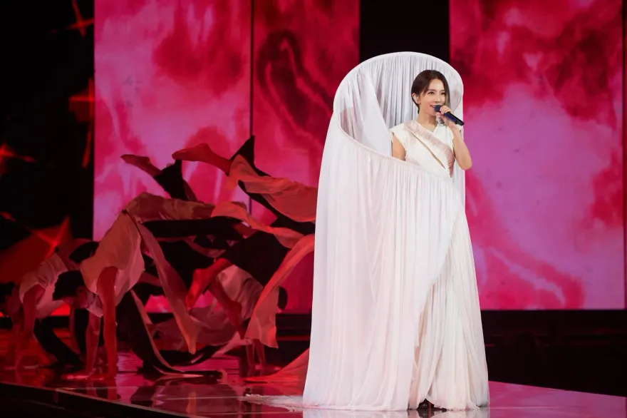 田馥甄經歷高雄場一波三折！登台哭了：不知道會不會有下次演唱會...