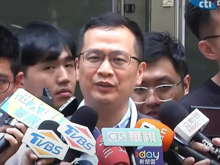 稱馬英九拒出席國慶「真的生氣了」　羅智強轟綠：騙選票的政治騙子