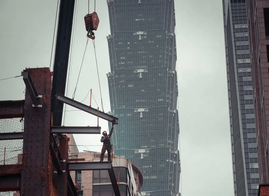 年關缺錢！勞保紓困貸款首日湧2.87萬件申請「借逾28億」