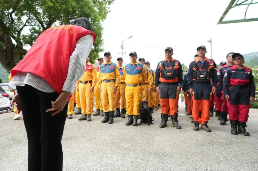 道路搶通許淑華鞠躬謝「這群人」　吐8字真心話網暖喊：縣長加油