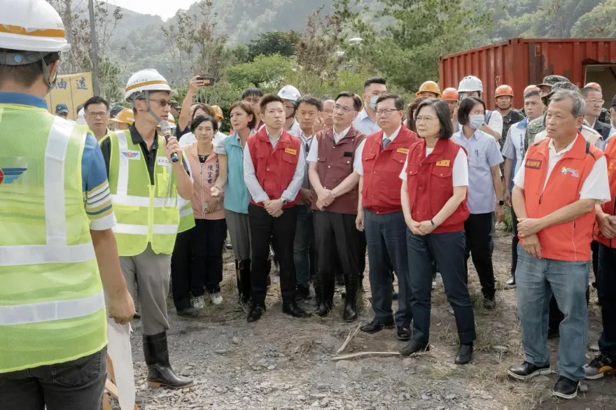 酸蔡英文勘災「總統去現場沒用」　郭正亮曝李登輝當年帶1物：誠意超夠