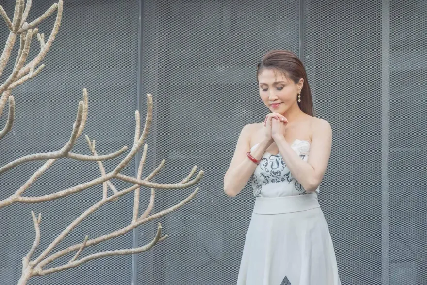 資深女星爬雲南高山全身癱麻！緊急坐索道下山送醫搶救