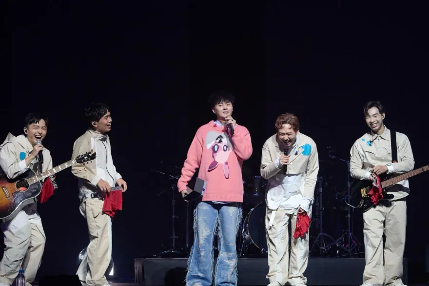 理想混蛋飆〈舞女〉一秒變舞廳　許富凱獻寶「紅內褲x4」指定雞丁XL