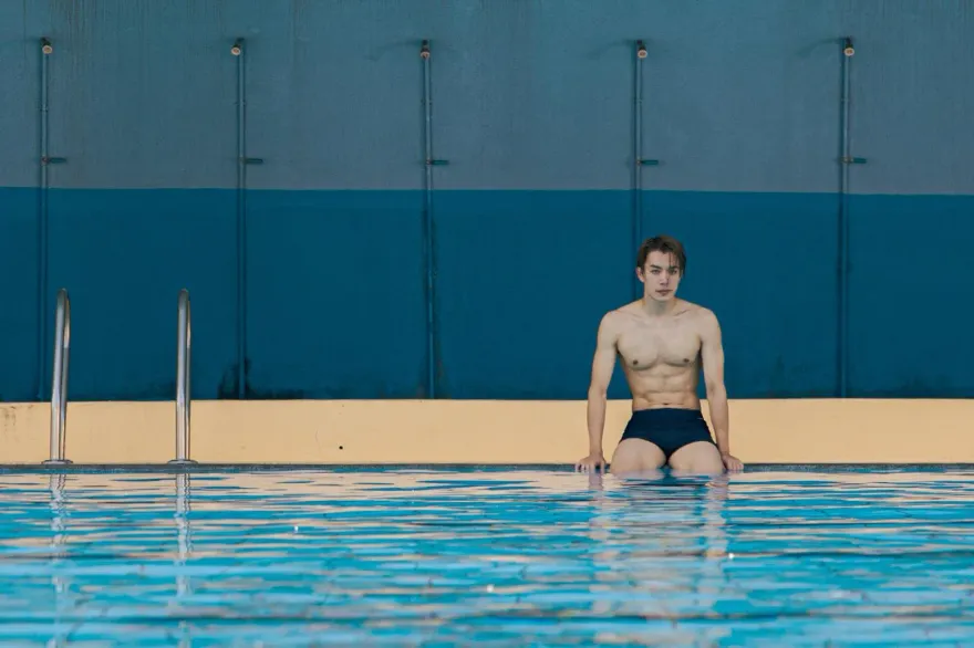 K6劉家凱大膽秀出25年前三角泳褲照！自爆4年前與妻子分居狀態「無所適從」