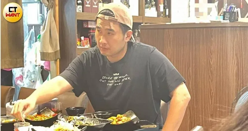 與女友互毆毀形象！林曜晟轉戰房仲半年升格副主任…約會迷彩女吃美食被拍