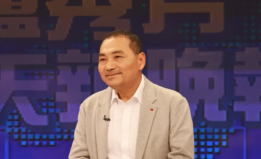 郭台銘被起底講「空話」歷史　粉專開酸無信無義：郭必叛盟