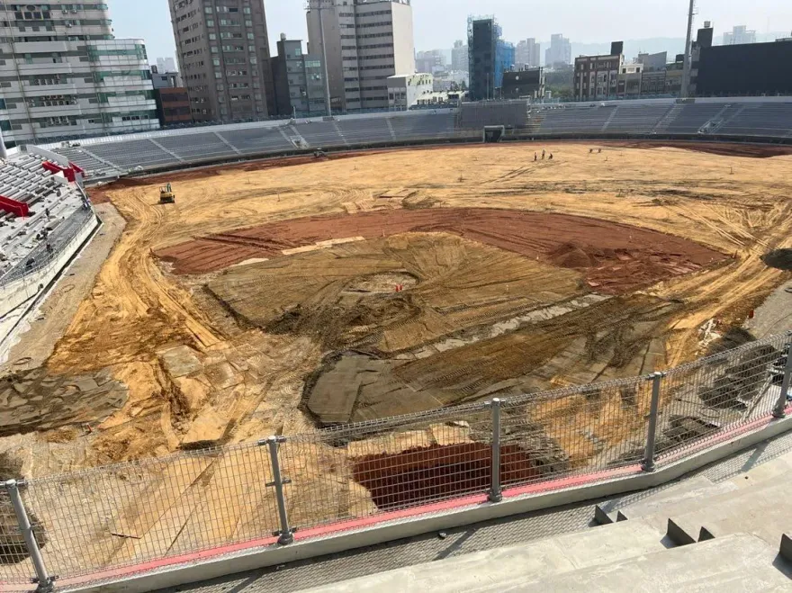 高虹安點新竹棒球場缺失！施作草坪廠商爆內幕：進場就發現結構和排水有問題