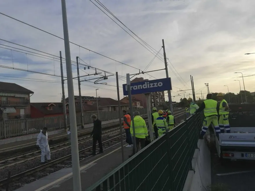 鐵路維修工更換軌道竟遭火車撞上5人慘死　救難人員嘆：300公尺全是屍塊散落