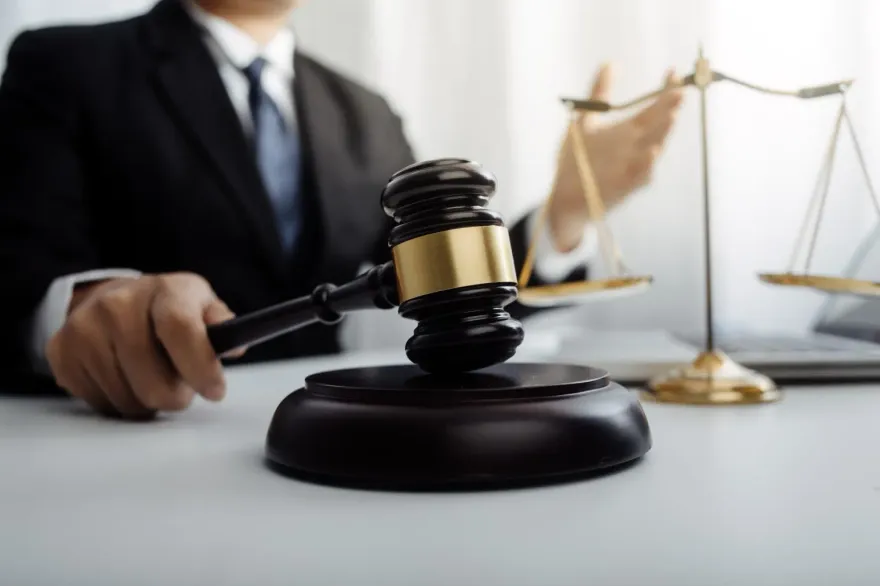 從房仲大戰看假訊息對社會的影響