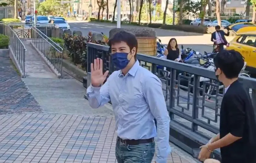 快訊/王力宏對決李靚蕾2小時！火速發3聲明：很遺憾