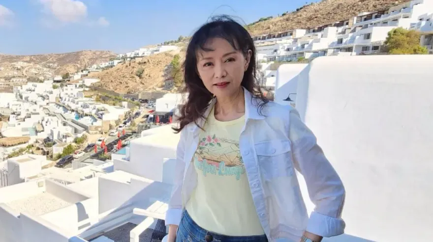 引退歌壇25年！李碧華驚喜現身　61歲凍齡美貌曝光