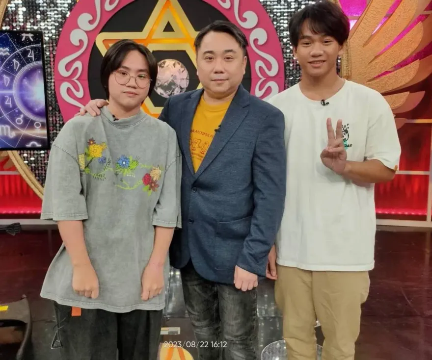 小彬彬不敢代答！曾爆「兒考不上大學」被罵到臭頭　小小彬上淡大「未來志向」曝光